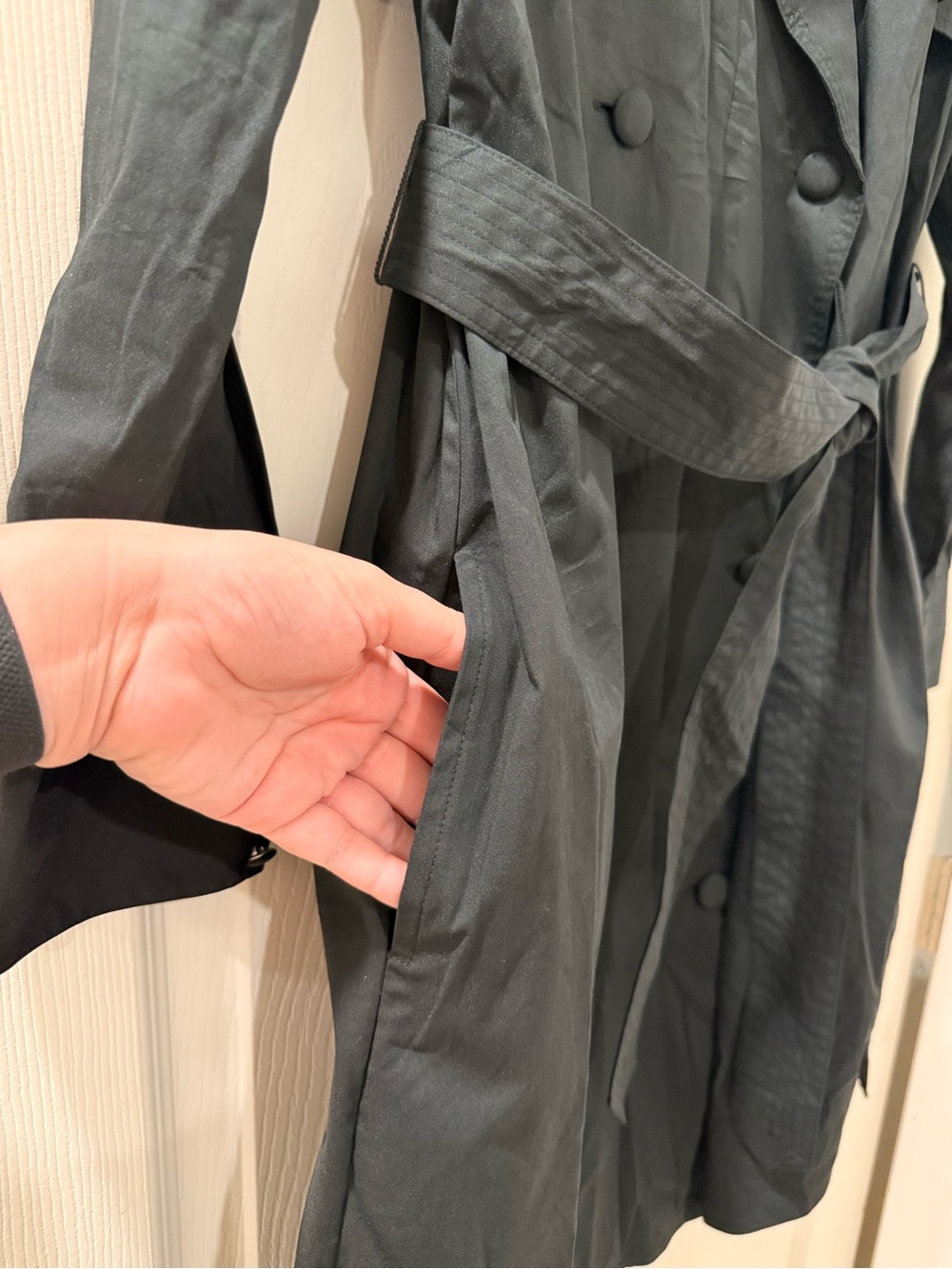 Donna Karan Black Double-Breasted Trench Coat - Picture 3 of 8